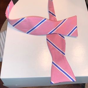 Men’s Collard Greens pink and blue bow tie